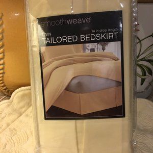 NIP Smoothweave Tailored 14-Inch Drop Twin Bed Skirt in Butter